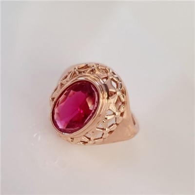 Кольцо 18 р ювелирная бижутерия коллекция "Дубай", покрытие позолота, вставка: фианит, цвет: малиновый, арт.314.847-18