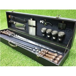 Набор шампуров в кейсе кож/зам ЯСТРЕБ №24 (шампур-6шт,фляжка,нож,топорик,зажиг,открыв, стопки-4шт)