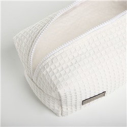 Косметичка женская на молнии TEXTURA, объёмная, большая, мягкая, белая