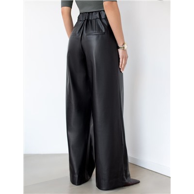 Широкие кожаные брюки-трубы с поясом