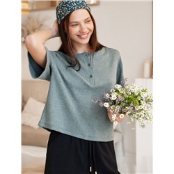 Футболка из фактурного трикотажа в рубчик