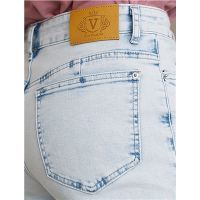 Укороченные джинсы c декоративной стиркой из эластичного плотного денима