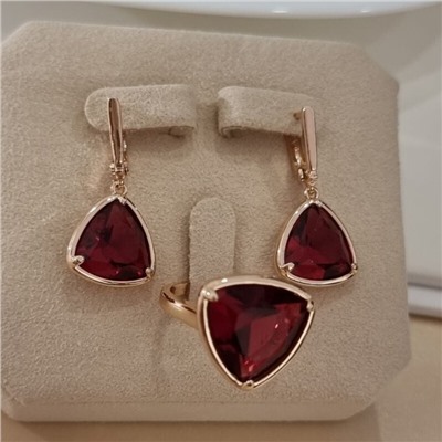 Комплект серьги и кольцо с камнем красного цвета, покрытие позолота, коллекция Дубайское золото, арт.215.646-17