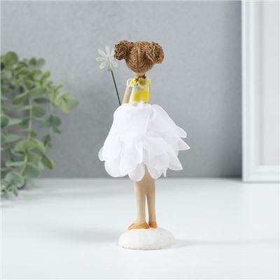 Фигурка полистоун «Девочка фея в бело-жёлтом платье с палочкой», 7×7×16.5 см
