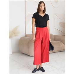 Базовая футболка из премиального хлопка с V образным вырезом