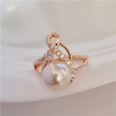 Кольцо 20 р ювелирная бижутерия коллекция "Дубай", покрытие позолота, вставка: фианиты и искусственный жемчуг, цвет: прозрачный, арт.314.853-20