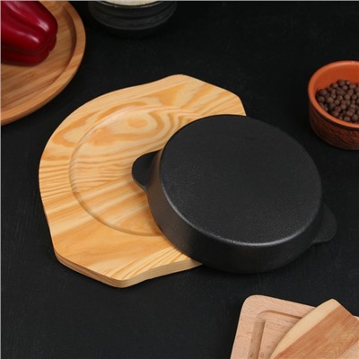 Сковорода «Круг с ручками», d=15.5 см, чугун, на деревянной подставке