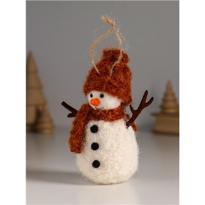 Фигурка «Снеговичок в рыжей шапке и шарфе», 5.5×5.5×12 см