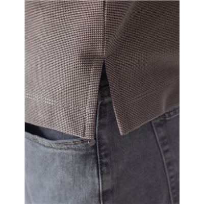 Лонгслив из мягкого фактурного трикотажа с плетеным воротником поло на молнии