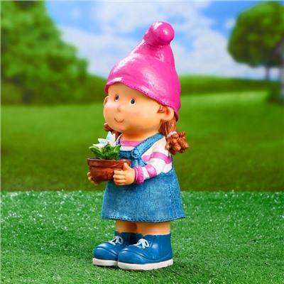 Садовая фигура из полистоуна «Девочка-гном с цветочком», 32×15×13 см