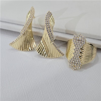 Комплект ювелирной бижутерии Итальянское золото (покрытие желтое 14к), серьги и кольцо 17 р, вставка: фианиты, цвет: прозрачный, арт.313.291-17