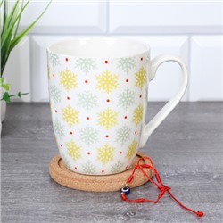Подарочный набор Кружка 400 мл с подставкой под горячее / K5098/ Снежинки/ АКЦИЯ/новогодняя
