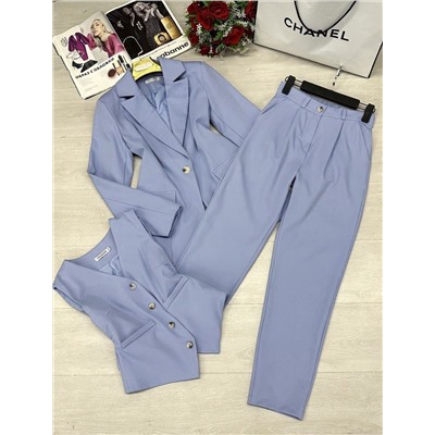 Костюм тройка