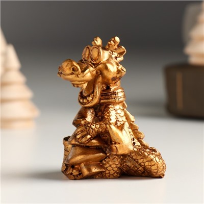 Фигурка полистоун «Бронзовый дракон в шарфике с монетами», 4.8×4.3×6 см, МИКС