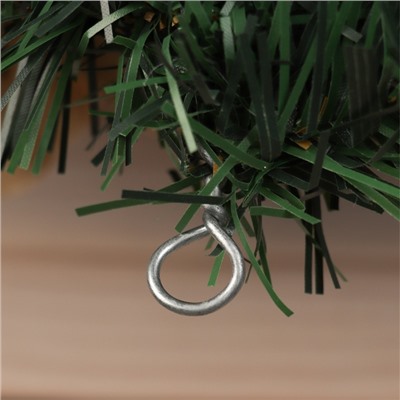 Искусственная ёлка настенная «Зимнее волшебство. Магнолия золотая», 60×34 см, ПВХ ветки отгибаются