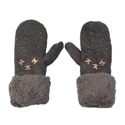 Варежки женские с декором