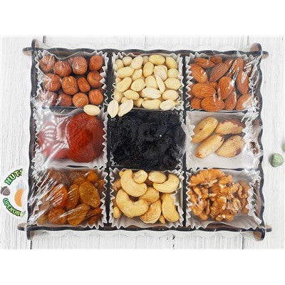 Подарочный набор 300гр 9 ячеек с орехами