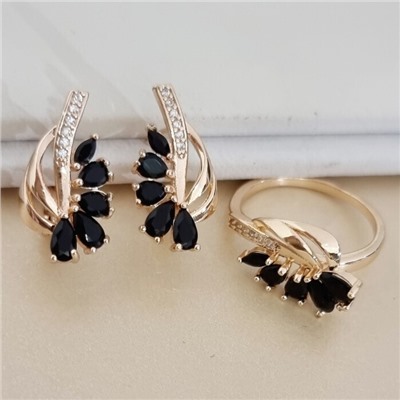 Комплект ювелирной бижутерии коллекция "Дубай" серьги и кольцо 17 р, покрытие позолота, вставка: фианиты и цирконы, цвет: черный и прозрачный, арт.215.747-17