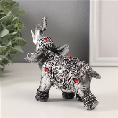 Фигурка полистоун «Серебристый слон в попоне с рубинами», 13×7.5×15.5 см