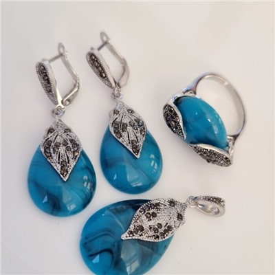 Комплект ювелирной бижутерии серьги, кулон и кольцо 19 р, покрытие: посеребрение, вставка: фианит и искусственный камень, цвет: бирюзовый и графитовый, арт.314.811-19