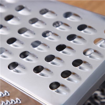 Тёрка четырёхгранная Доляна «Энергия», 9×7×17 см, прорезиненное дно, синяя