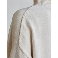 Свитер из пряжи с кашемиром