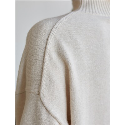 Свитер из пряжи с кашемиром