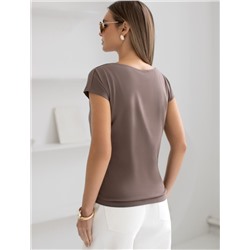 Нарядная футболка с серебристым принтом