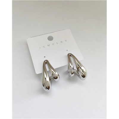 Стильные серьги