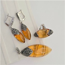 Комплект ювелирной бижутерии коллекция "Дубай" серьги, кулон и кольцо 19 р, покрытие посеребрение, вставка: пластик и марказиты, цвет: янтарный и графитовый, арт.314.979-19