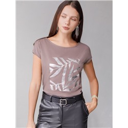 Нарядная футболка с серебристым принтом