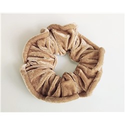 Велюровая резинка для волос