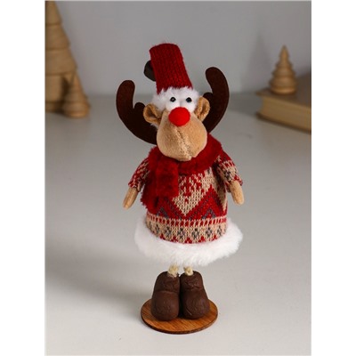 Фигурка «Лосик в вязаной шубе с узорами, в колпаке с колокольчиком», 7×6.5×19 см