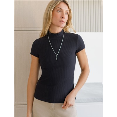 Футболка из фактурного трикотажа в рубчик