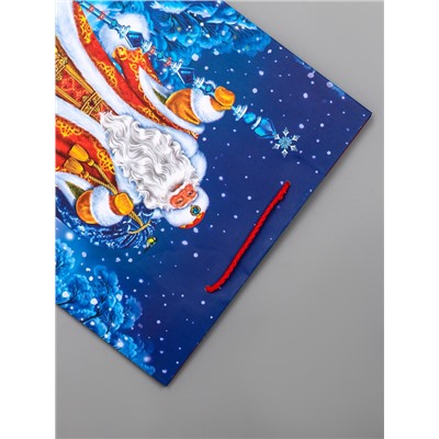 Пакет подарочный новогодний ламинированный, «Дед Мороз в лесу», 26×12×32 см