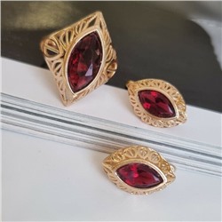 Комплект ювелирной бижутерии коллекция "Дубай" серьги и кольцо, покрытие: позолота, вставка: камень, цвет: красный, р-р 18, 7602, арт.216.362-18