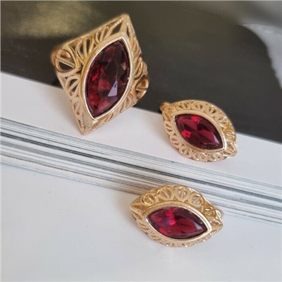 Комплект ювелирной бижутерии коллекция "Дубай" серьги и кольцо, покрытие: позолота, вставка: камень, цвет: красный, р-р 18, 7602, арт.216.362-18