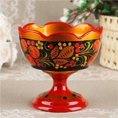 Конфетница на ножке «Земляничка», резная, дерево, хохлома