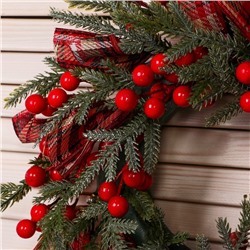 Венок новогодний d=30 см «Зимнее волшебство. Уютная сказка», с лентами и ягодами