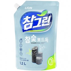 LION CHARM Green Средство для мытья посуды, овощей и фруктов (Древесный уголь) 1200 г