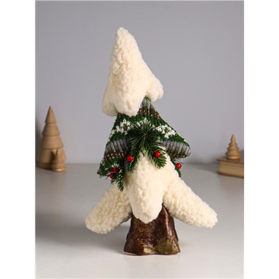 Фигурка «Вязаная ель с ягодками», 15×15×33 см