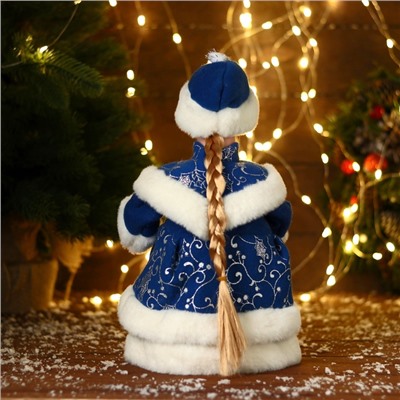 Снегурочка под ёлку «Зимнее волшебство. В синей шубке с сердечком» двигается, 30 см