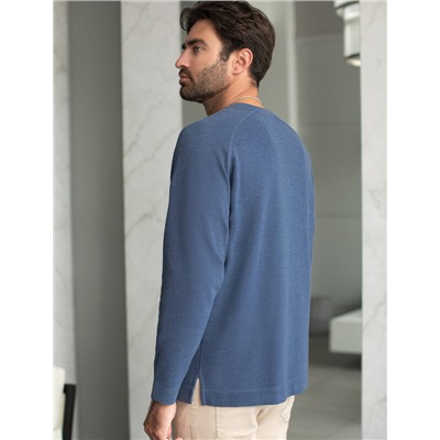 Джемпер базовый из мягкого фактурного трикотажа с круглым воротом