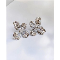 Стильные серьги