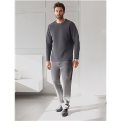 Джемпер базовый из мягкого фактурного трикотажа с круглым воротом