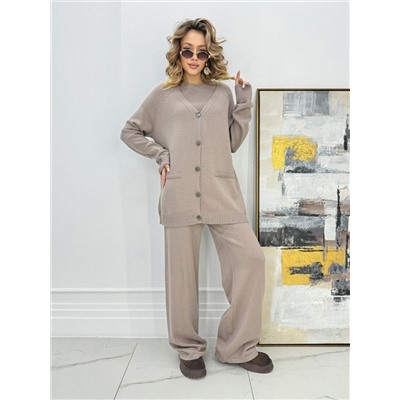 Костюм тройка