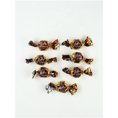 Подарочный набор новогодний «Волшебных моментов в новом году»: чай, арахис, конфеты, крем-мёд