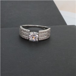 Кольцо с камнем, покрытие посеребрение, вставка: фианиты, цвет: прозрачный, 18 р, арт.215.286-18