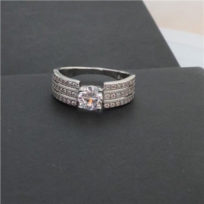 Кольцо с камнем, покрытие посеребрение, вставка: фианиты, цвет: прозрачный, 18 р, арт.215.286-18