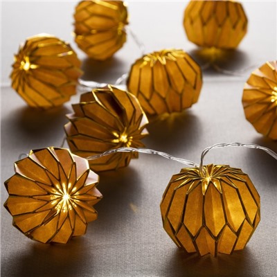 УЦЕНКА Гирлянда «Нить» 2 м с насадками «Фиолетовый фонарик», IP20, прозрачная нить, 10 LED, от батареек AAх2, свечение тёплое белое